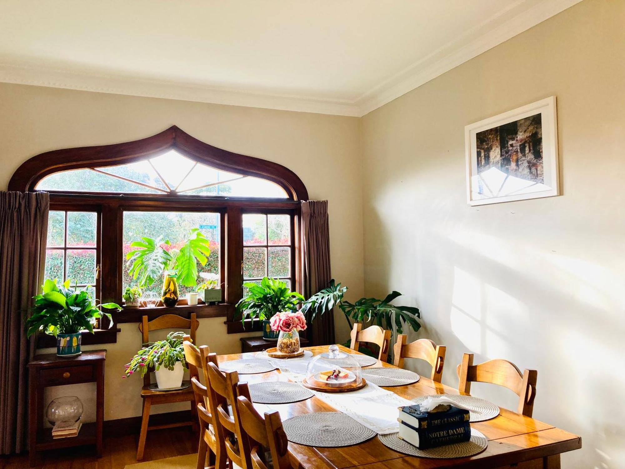 Spacious And Sunny Master Bedroom With Shared Bathrooms Auckland Exterior photo